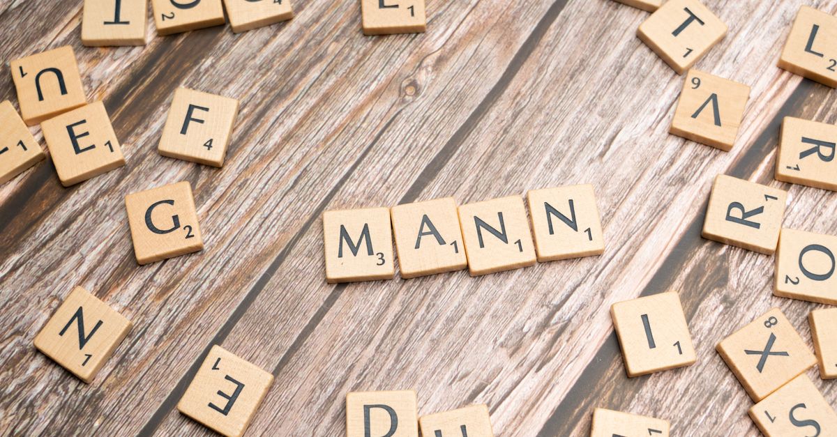Scrabble letters spelling a short German word