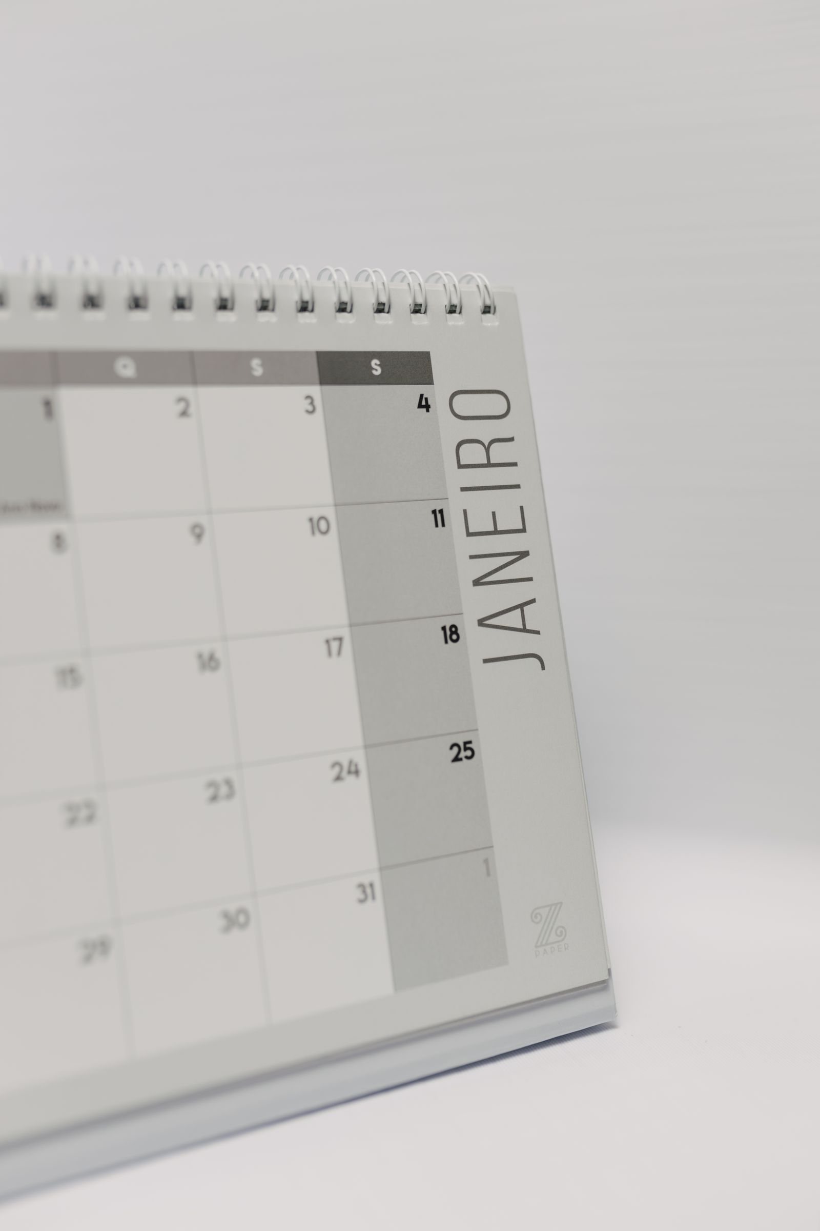 Minimalist January desk calendar