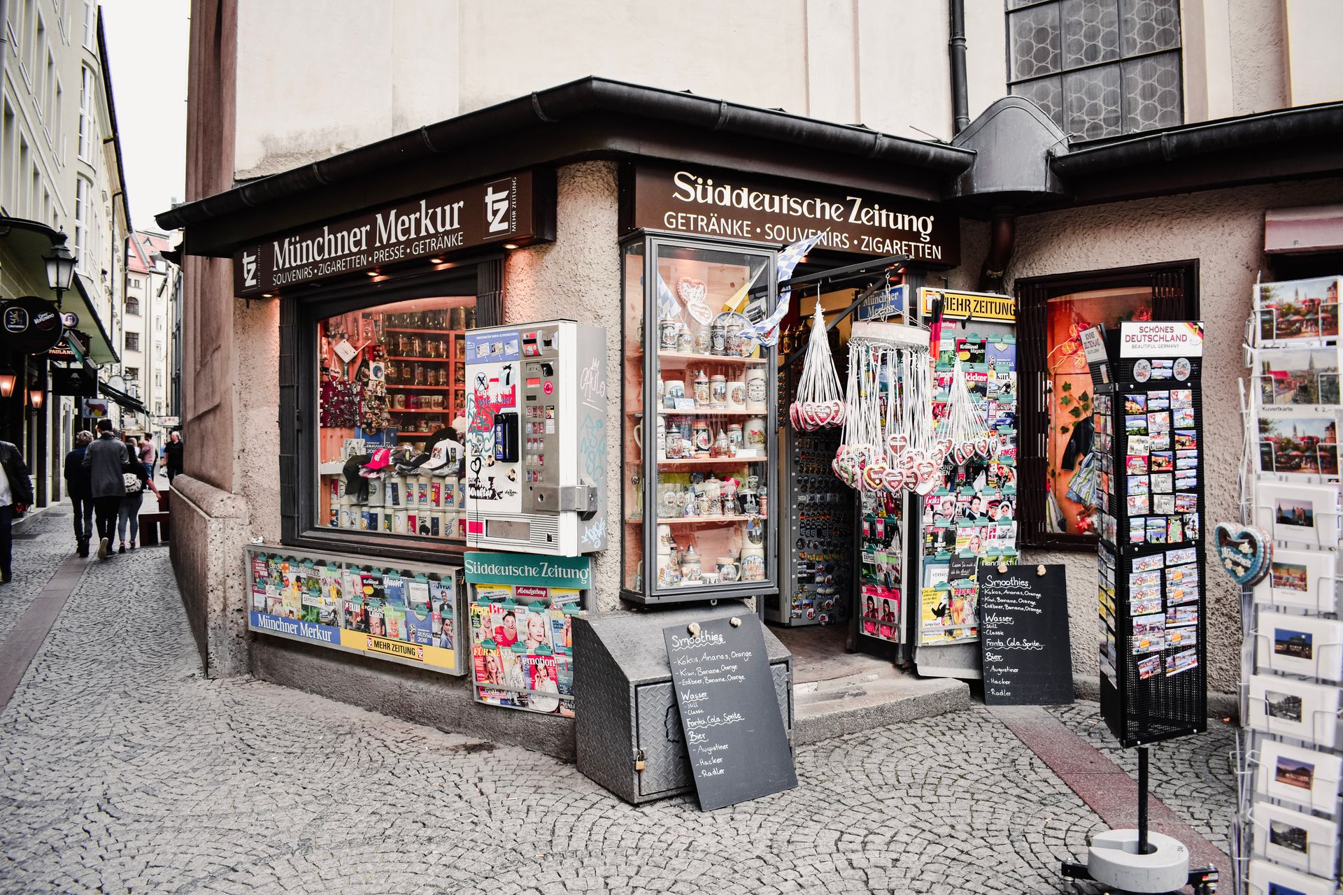 Souvenir kiosk in Munich's historic old town