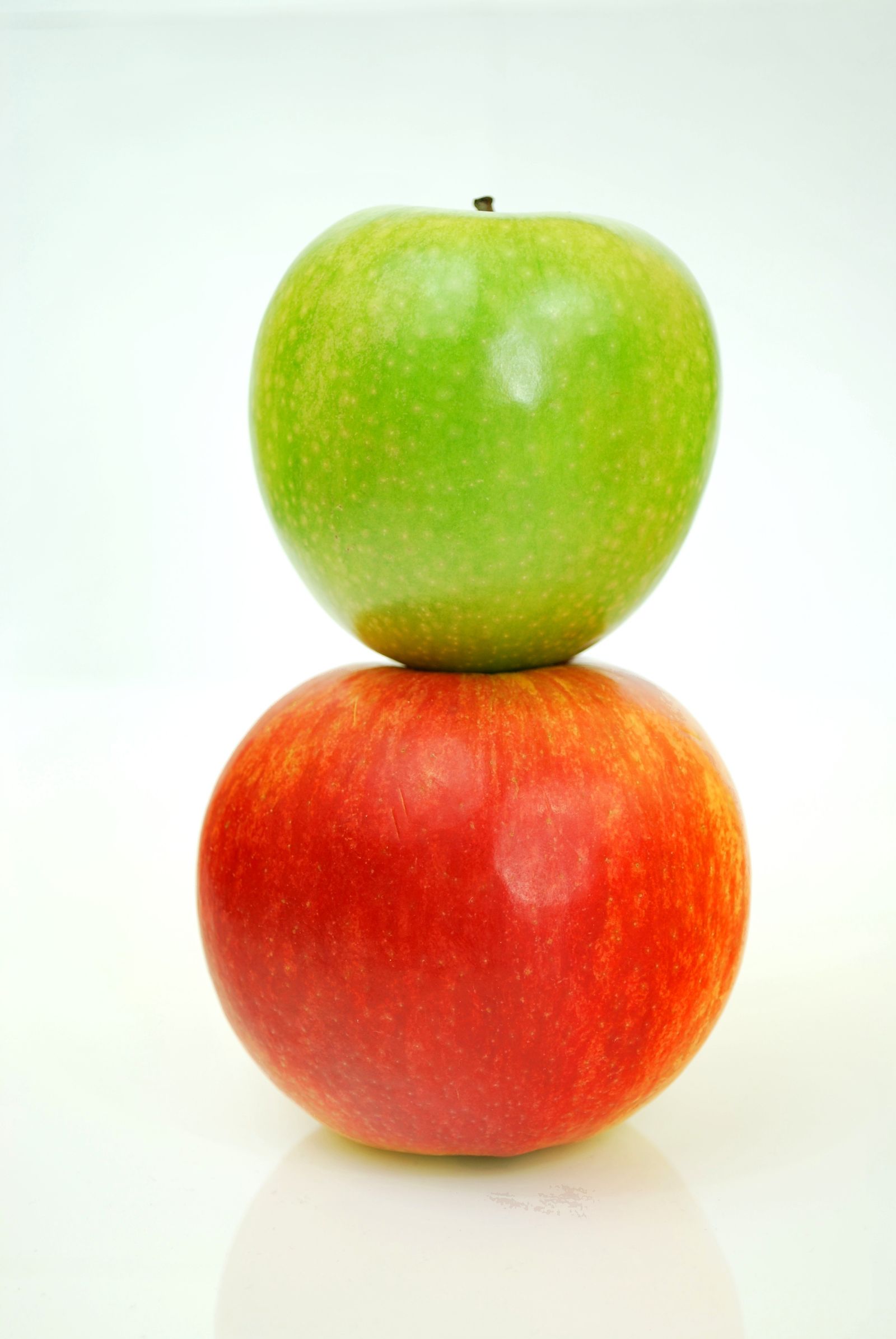Two apples in red and green contrast