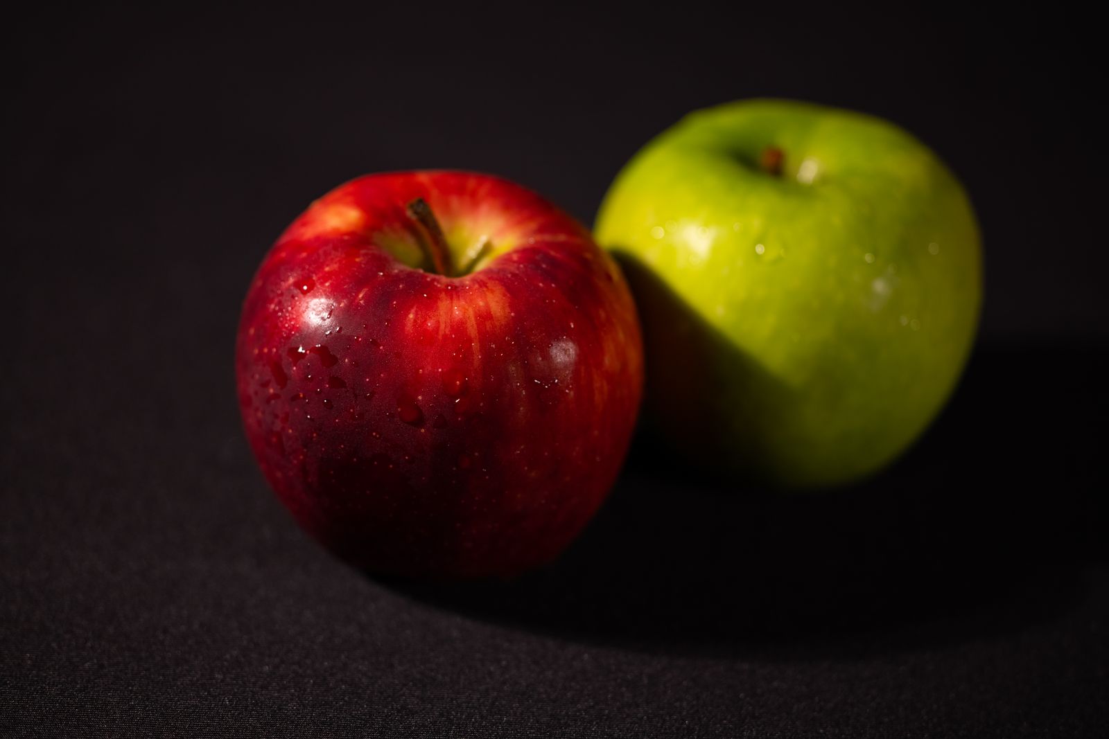 Two apples in red and green contrast